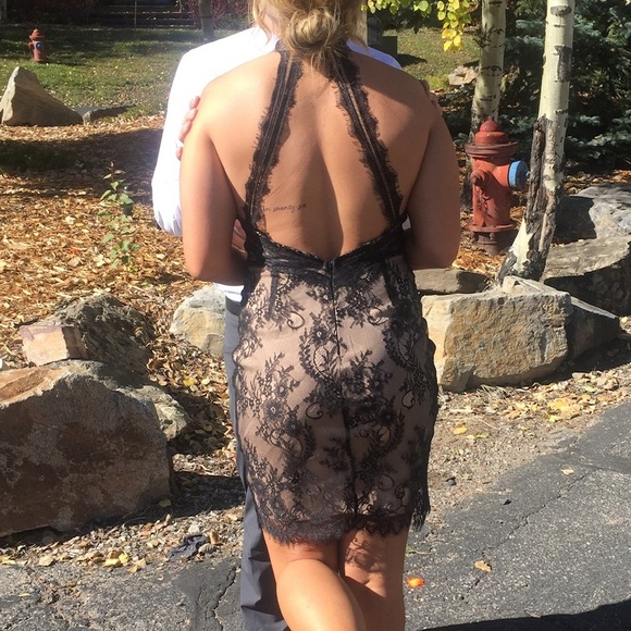 Astr the Label Open Back Dress, Black & Nude Size Large. - Picture 4 of 5